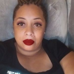 Meet your Posher, Monique n